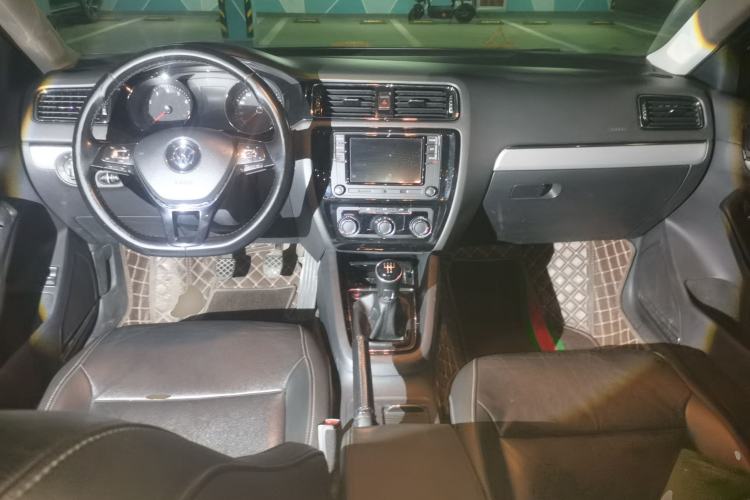 Used Volkswagen Sagitar 2018 1.6L Manual Comfort Model
