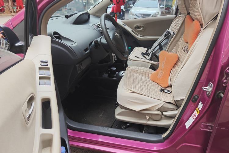 Used Toyota Yaris 2009 1.6E Automatic Comfort Edition Left Front Seat