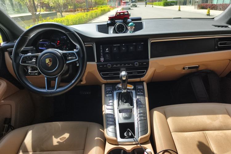 Used Porsche Macan 2018 Macan 2.0T Center Console