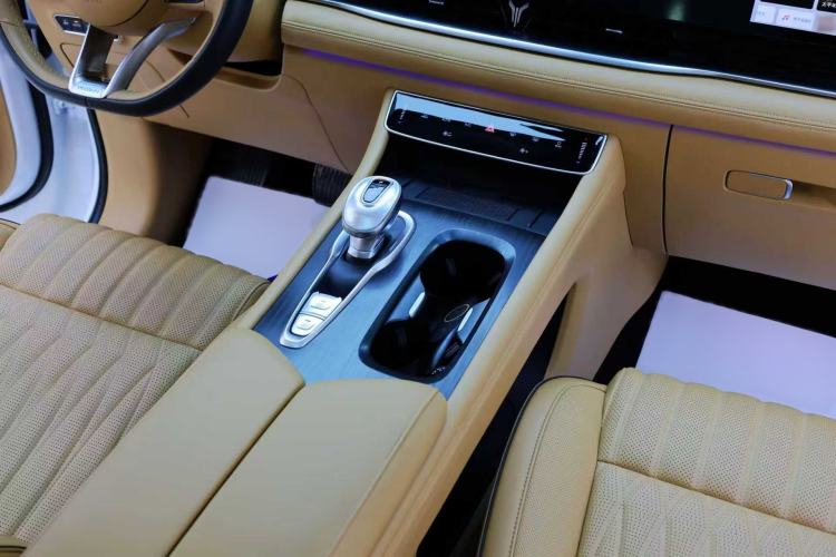 Used VOYAH Dream 2024 PHEV Ultra-Long Range Flagship Edition