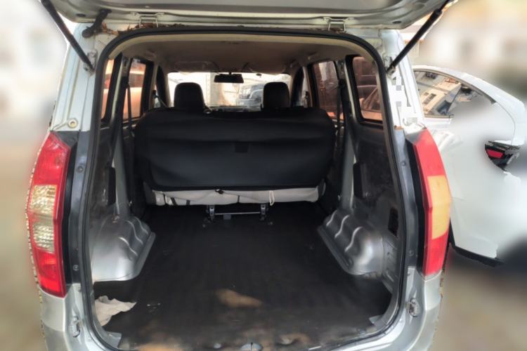 Used Wuling Hongguang 2018 1.5L Classic S Base Model Trunk