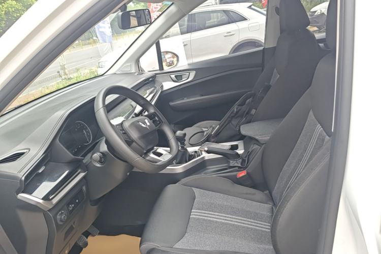Used Wuling Jiachen 2022 1.5L Manual Enjoyment Elite Model