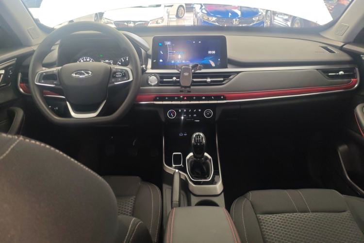 Used Chery Tiggo 5x 2024 Edition People's Benefit Version 1.5L Manual Urban Model Center Console