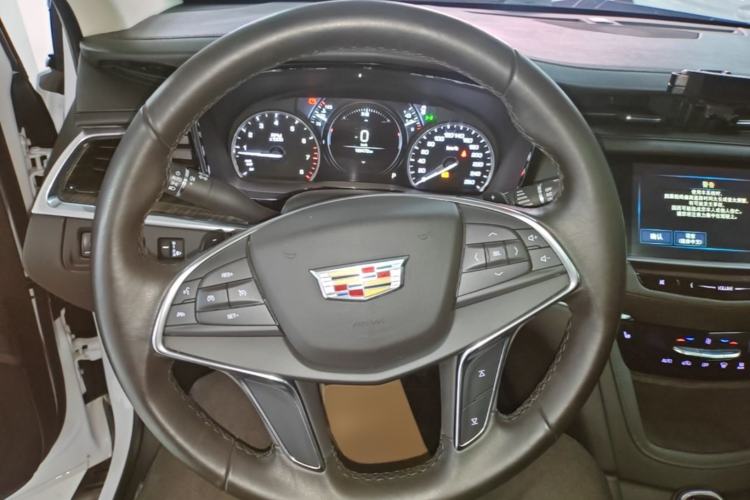 Used Cadillac XT5 2018 25T Luxury Model