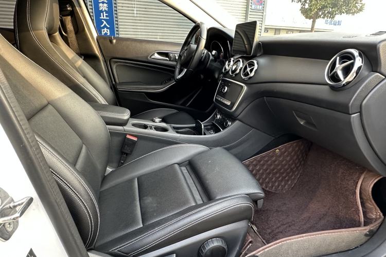 Used Mercedes-Benz GLA 2018 GLA 200 Sport Edition Interior 4