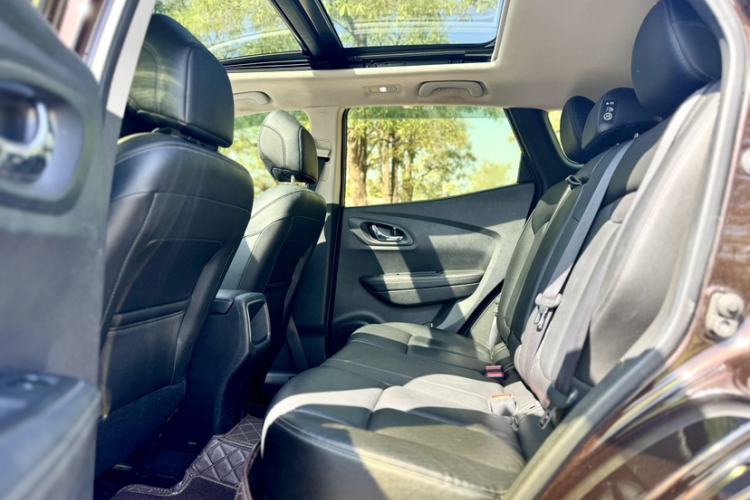 Used Renault Kadjar 2017 2.0L Two-Wheel-Drive Leading Edition