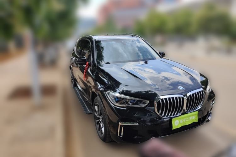 Used BMW X5 2022 Restyled xDrive 30Li Luxury Version M Sport Package Front Right 45 Deg