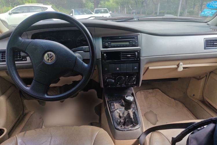 Used Volkswagen Santana Vista 2008 1.8L Manual Sishang Model Center Console