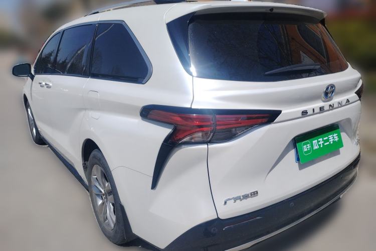 Used Toyota SIENNA 2021 2.5L Hybrid Platinum Edition
