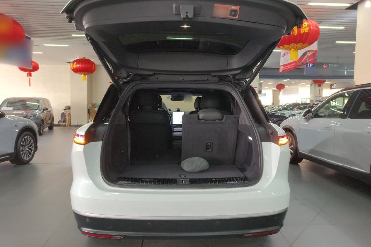 Used Nio ES8 2023 75 kWh Executive Edition Trunk