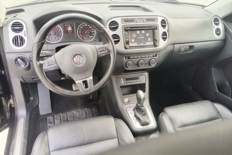 Used Volkswagen Tiguan 2015 1.8TSI Automatic All-Wheel-Drive Luxury Model Center Console