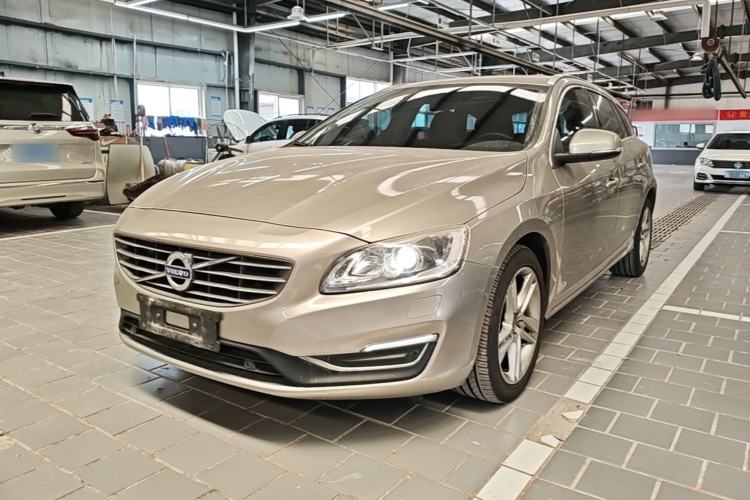 Used Volvo V60 2016 T5 Zhiya Edition Guazi used car, China used car export, Used car for sale, Used Volvo cars, Cheapest cars for sale