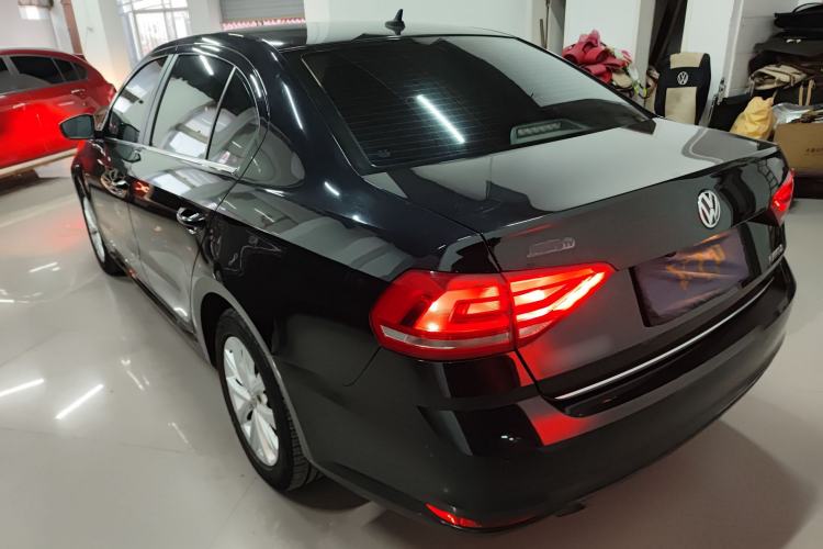 Used Volkswagen Lavida 2017 1.6L Manual Comfort Edition
