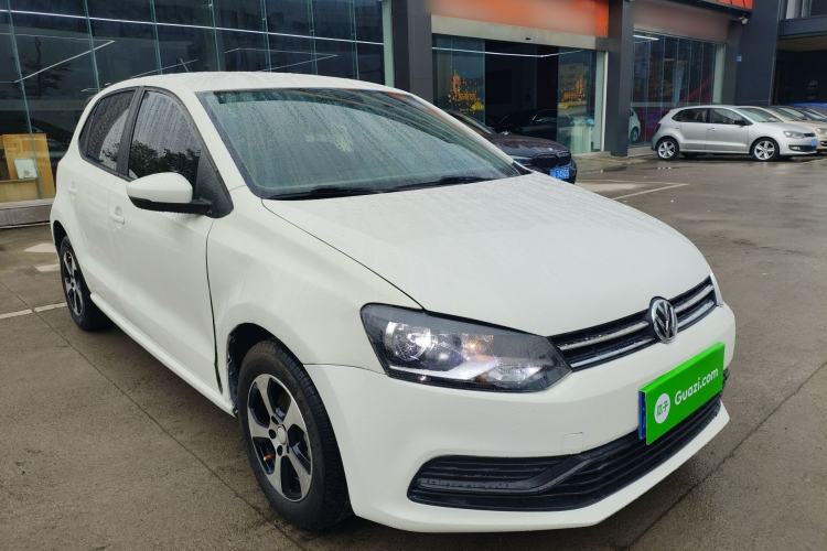 Used Volkswagen Polo 2016 1.4L Manual Fashion Model Front Right 45 Deg