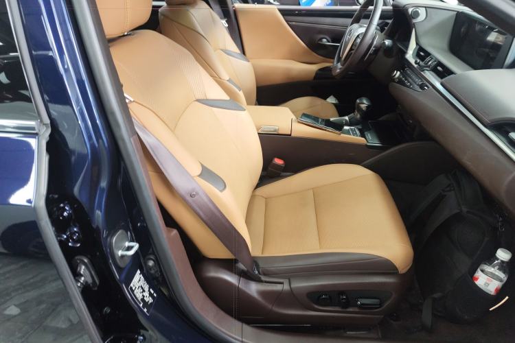 Used Lexus ES 2020 200 Excellence Edition Right Front Seat