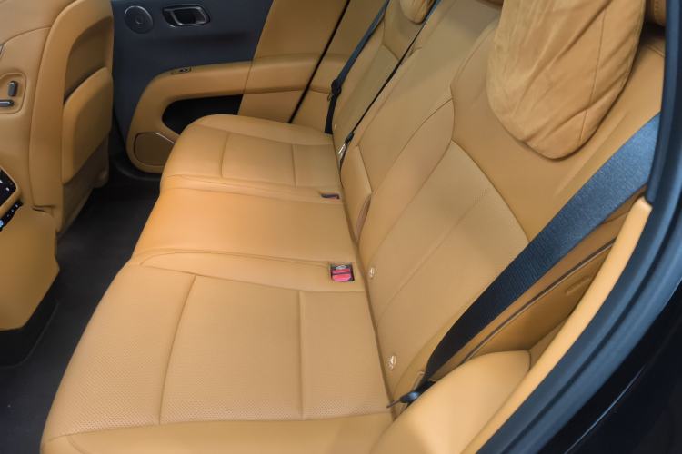 Used Li Auto i6 2025 Model Two-Wheel-Drive Standard Type
