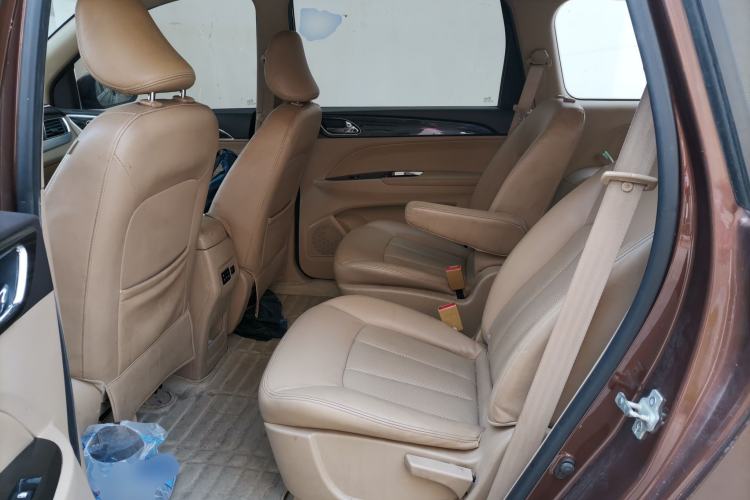 Used Baojun 730 2016 1.5L Manual Comfort Version 7 Seats China V Emission Standard Left Rear Seat