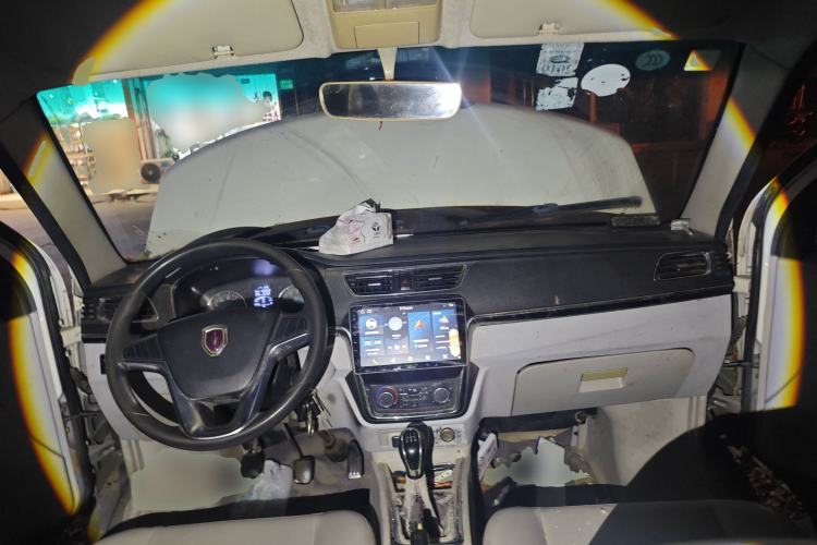 Used Jinbei New Hiace X30L 2016 1.5L Wealth Edition Van DLCG14 Center Console