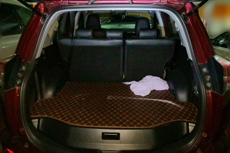 Used Toyota RAV4 2016 2.0L CVT Two-Wheel Drive Fashion Edition China V Standard
