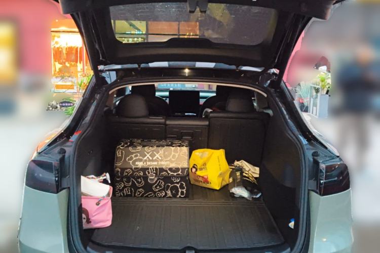 Used Tesla Model Y 2022 Long-Range All-Wheel-Drive Version