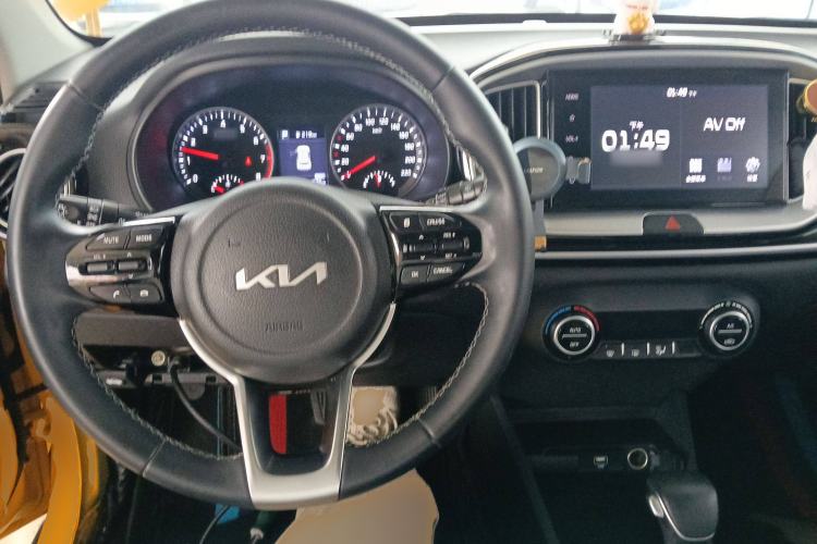 Used Kia kx1 Stonic 2021 1.4L CVT Fun & Sunroof Model
