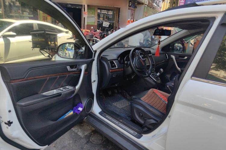 Used Haval H6 2015 Sport Edition 1.5T Manual Two-Wheel Drive Elite Model Driver Seat