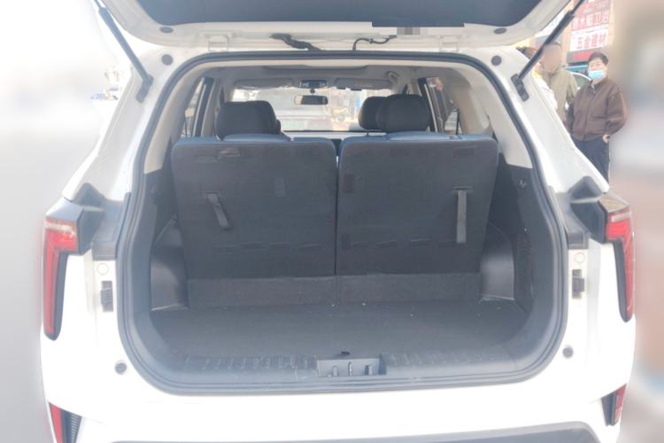 Used SOL X8 PLUS 2023 1.5 TGDI DCT Smart Home Edition 6-Seater