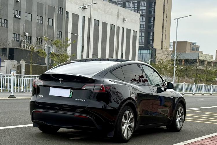 Used Tesla Model Y 2022 Rear-Wheel-Drive Version
