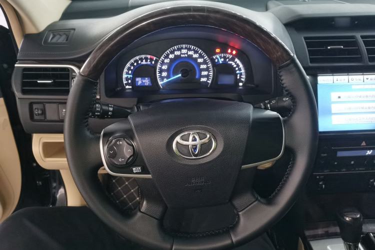 Used Toyota Camry 2015 2.0G Premier Edition
