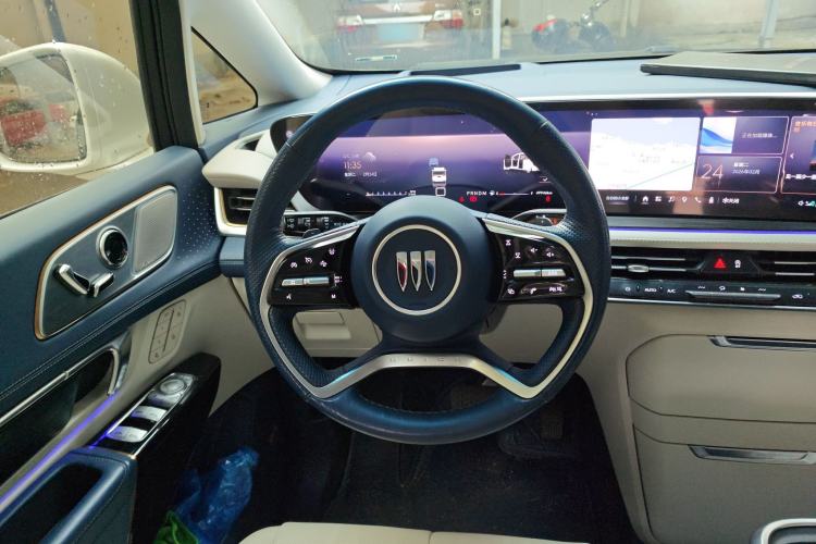 Used Buick Century 2023 2.0T Six-Seater Yinshi Edition Steering Wheel