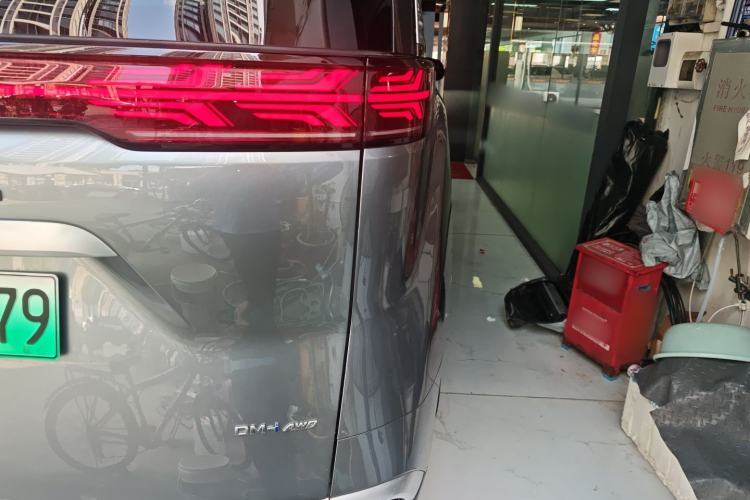 Used Denza D9 2022 DM-i 970 Four-Wheel Drive Flagship Model