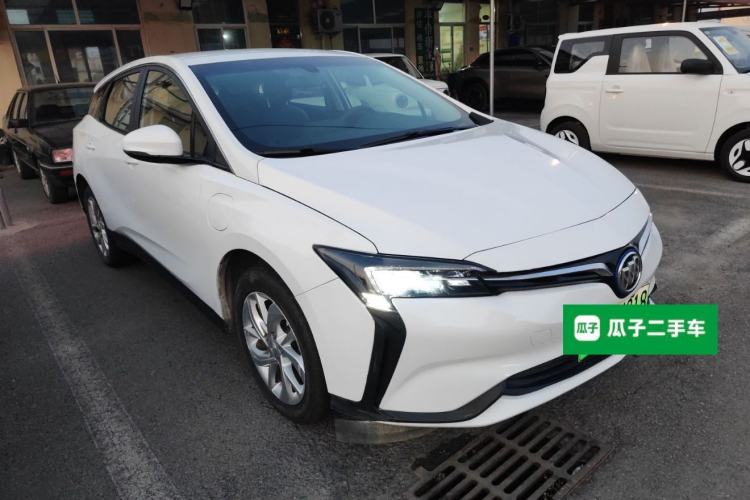 Used Buick Velite 6 2023 Revised Version 430 km Range – Commuter Edition Front Right 45 Deg