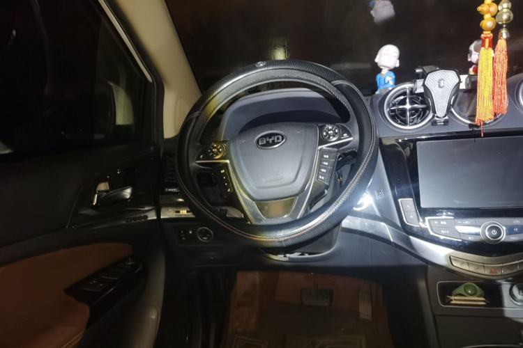 Used BYD Tang New Energy 2015 2.0T Four-Wheel-Drive Flagship Model Steering Wheel