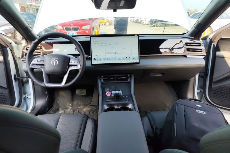 Used BYD Qin L 2025 DM-i Smart Drive 80KM Leading Model