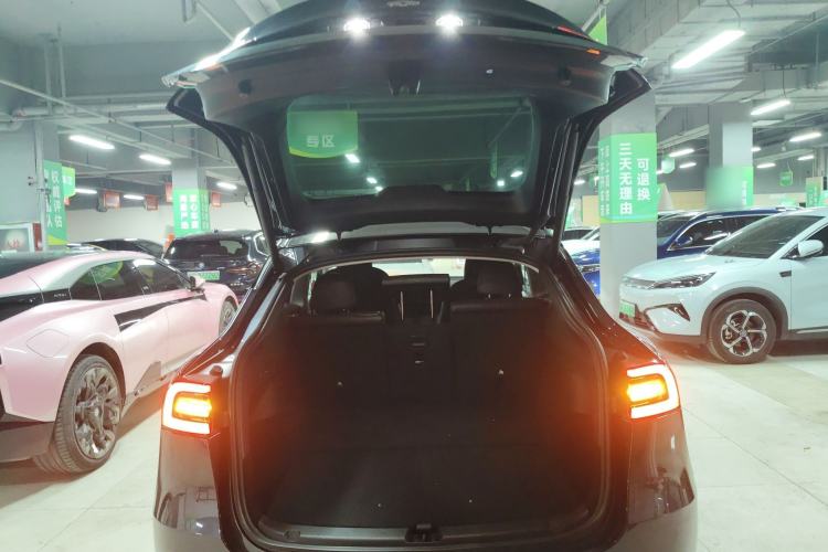 Used Tesla Model Y 2024 Rear-Wheel-Drive Version Trunk