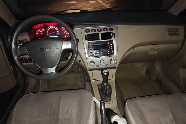 Used Chery Cowin 3 2010 1.5L Manual Elite Edition Center Console
