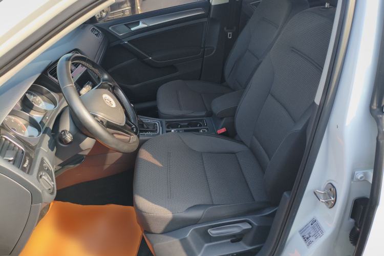 Used Volkswagen Golf 2017 1.6L Automatic Comfort Million-Vehicle Anniversary Edition