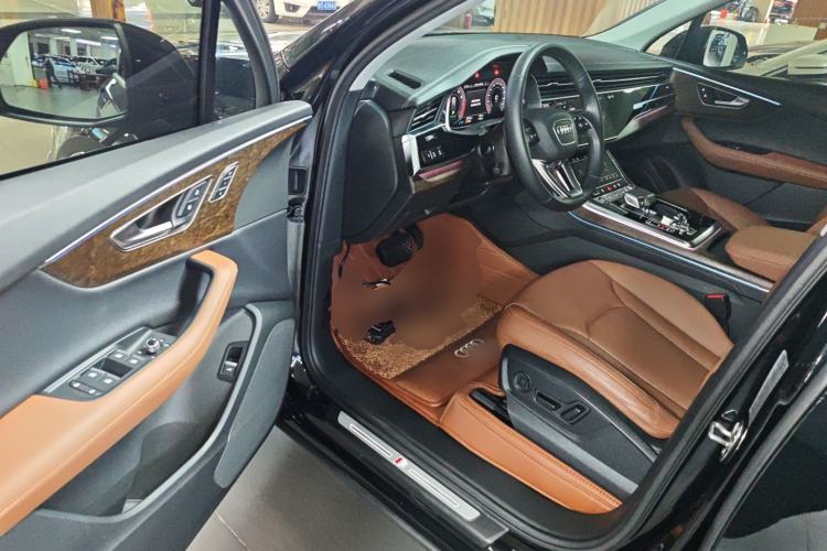 Used Audi Q7 2023 45 TFSI quattro S line Sport model