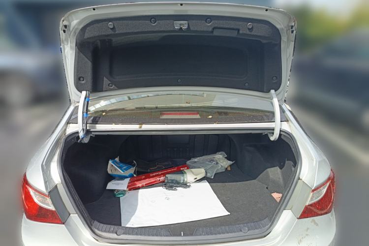 Used Hyundai Sonata 2013 2.0L Automatic Luxury Edition Trunk