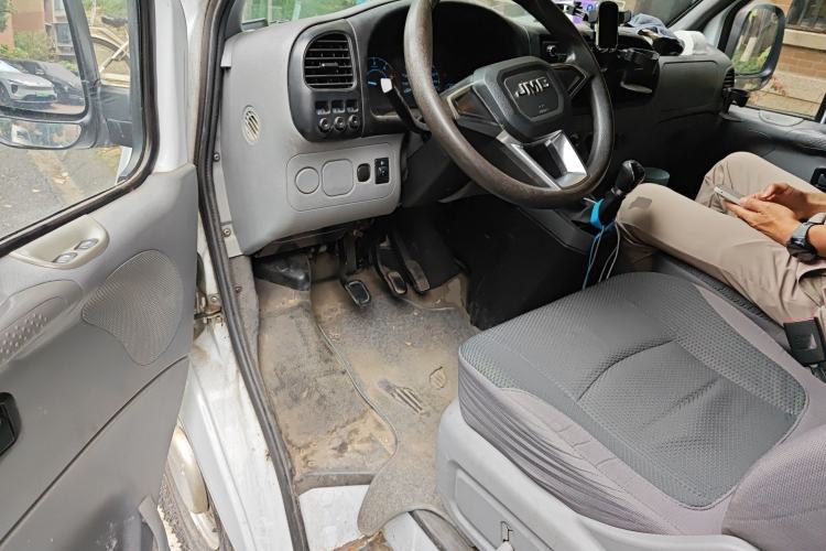 Used JMC Transit 2019 2.8T Commercial Version Short Wheelbase Mid-Roof 6-Seater China VI JX493 Driver Seat