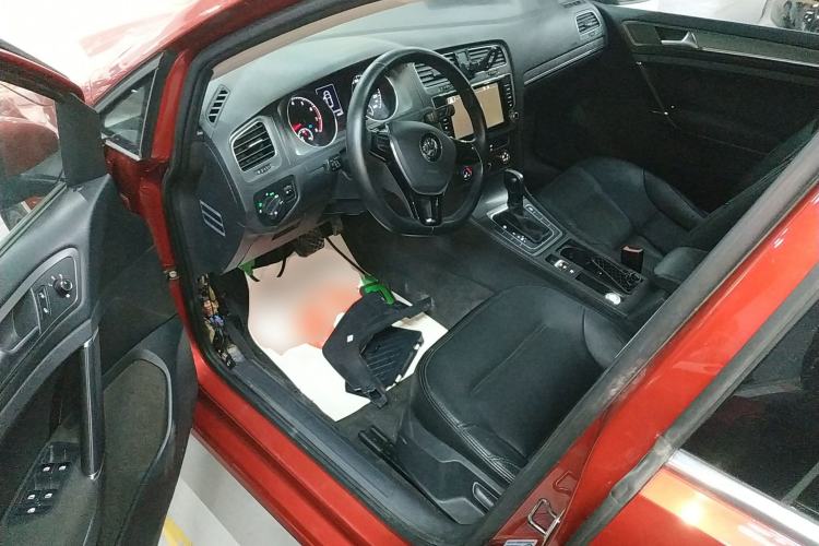 Used Volkswagen Golf 2015 1.4TSI Automatic Comfort Model Driver Seat