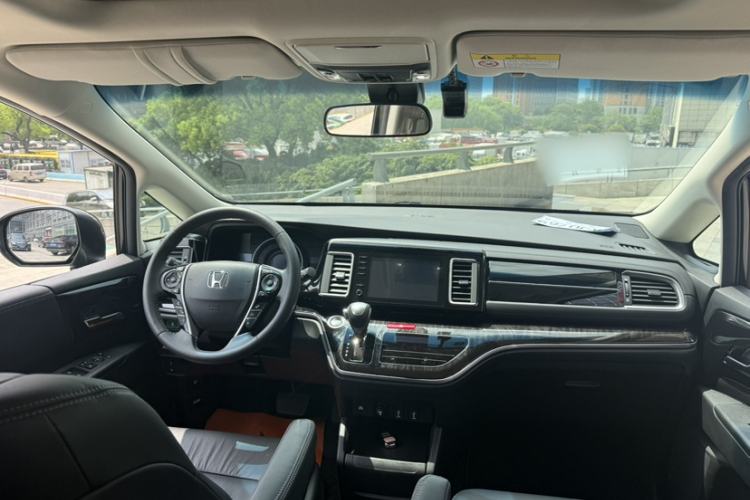 Used Honda Elysion 2019 2.0L Hybrid Luxury Edition Interior 1