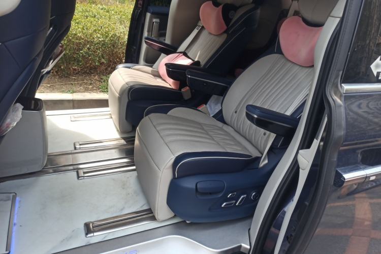 Used Roewe iMAX8 2021 400TGI Supreme Series Prestige Edition Left Rear Seat