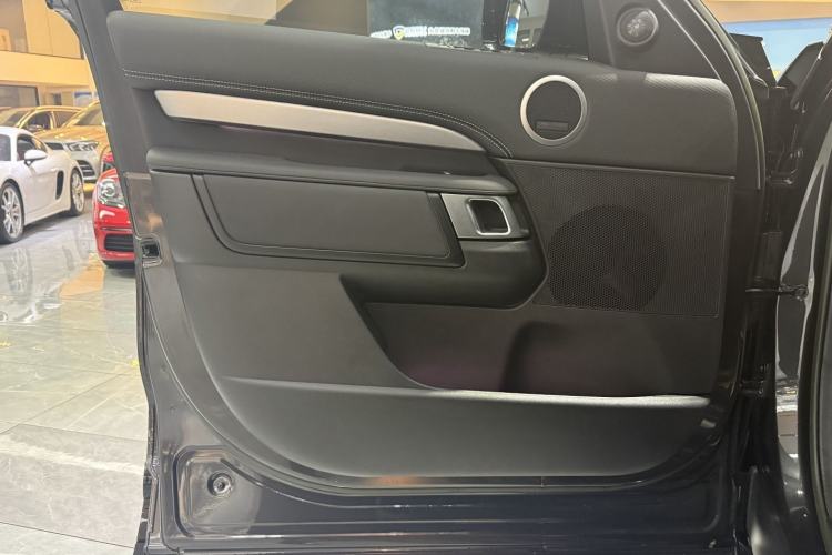 Used Land Rover Discovery 2023 Revised Version 360 PS R-Dynamic S
