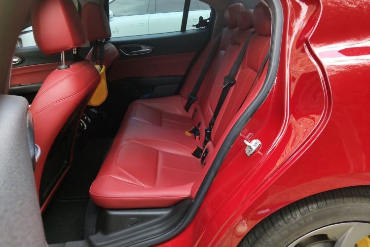 Used Alfa Romeo Giulia 2019 2.0T 280HP Black Package Limited Edition
