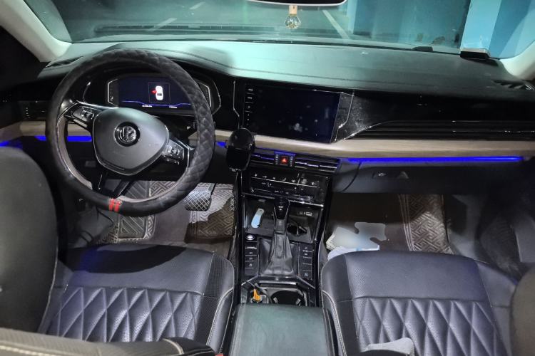 Used Volkswagen Passat 2020 330TSI Prestige Edition China VI Standard Center Console