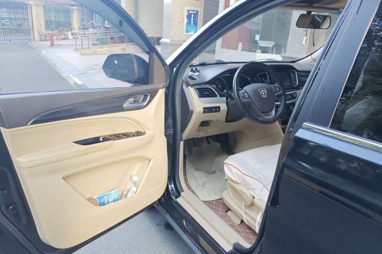 Used Baojun 730 2016 1.5L Manual Comfort Version 7 Seats China V Emission Standard
