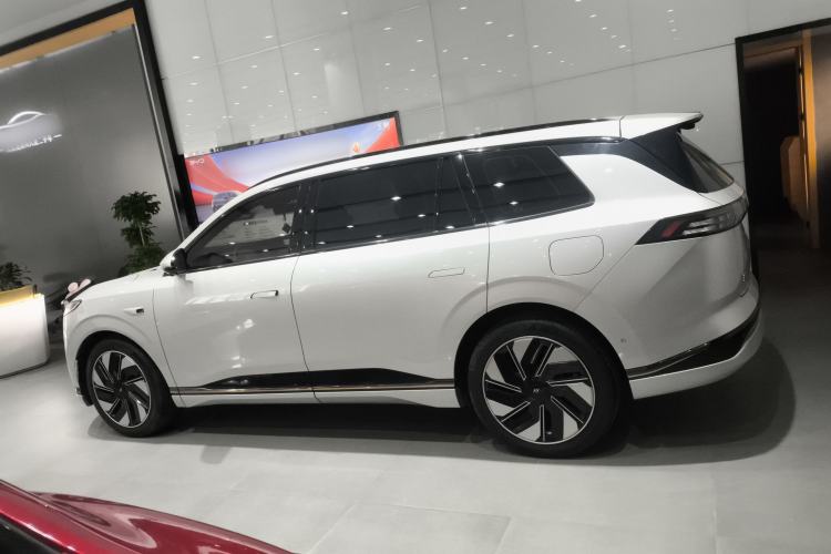 Used Dongfeng eπ eπ008 2024 210Max Range-Extended Version 6 Seats Left Side