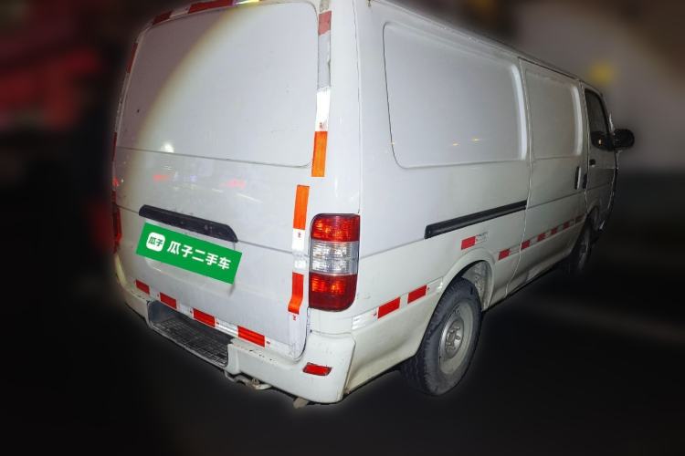 Used Jinbei Hiace 2018 2.0L Fifth-Generation Box Truck Standard Roof 2 Seats 4G21C