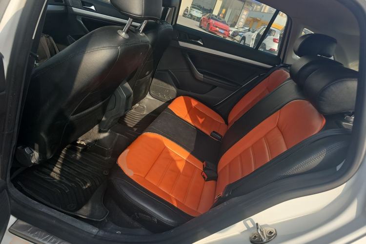 Used Volkswagen Gran Lavida 2017 1.6L Automatic Fashion Edition Left Rear Seat